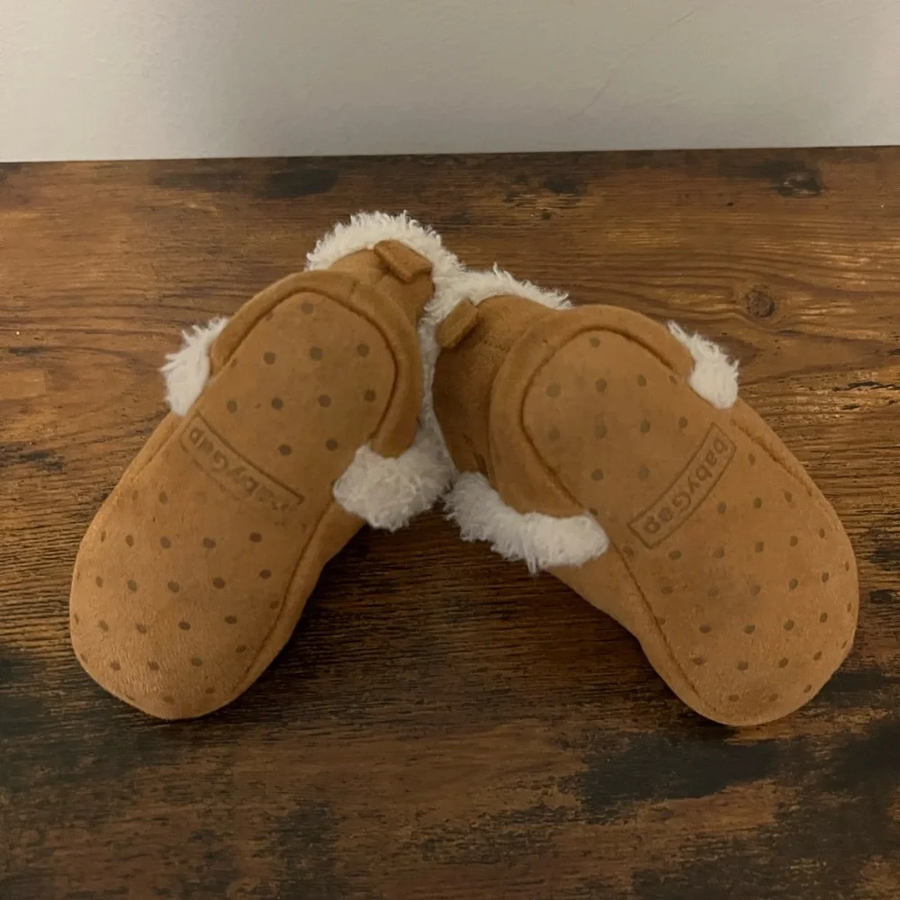 GAP Tan Baby Booties with Soft White Lining